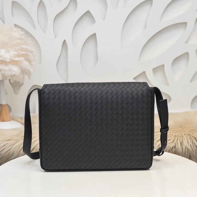 All categories 💚 Top version men’s bags 💚 BV 2024 new BV crossbody bag